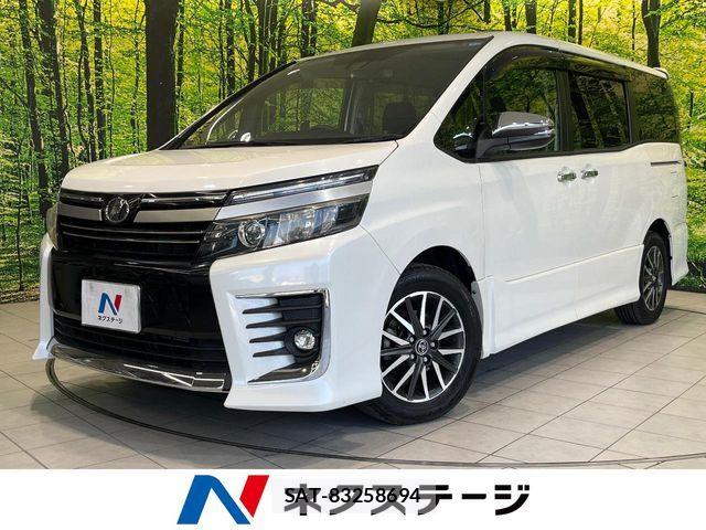 Toyota VOXY 2017-03 7226901-0