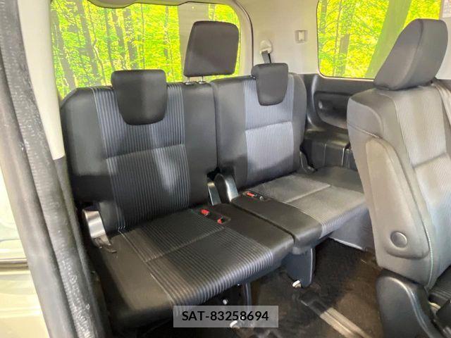 Toyota VOXY 2017-03 7226901-9