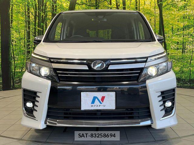 Toyota VOXY 2017-03 7226901-14