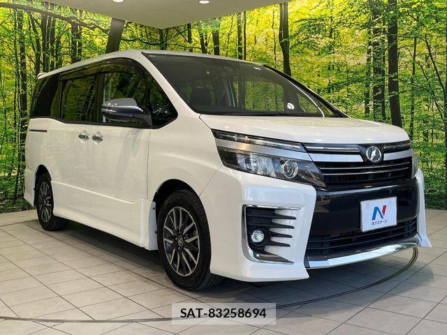 Toyota VOXY 2017-03 7226901-16