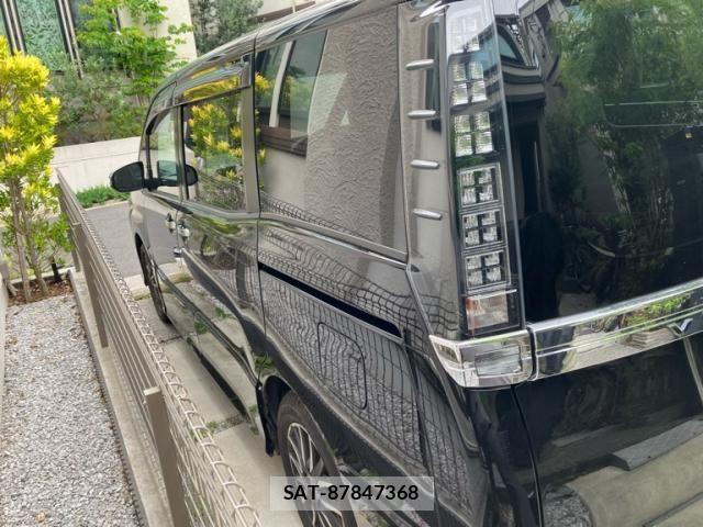 Toyota VOXY 2016-09 7226897-8