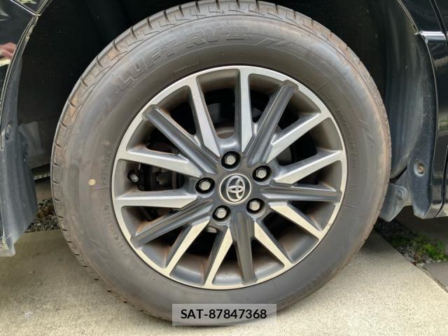 Toyota VOXY 2016-09 7226897-11
