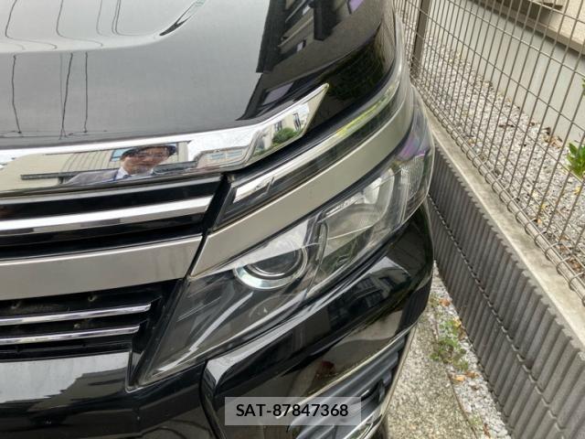 Toyota VOXY 2016-09 7226897-4