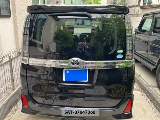 Toyota VOXY 2016-09 7226897-6