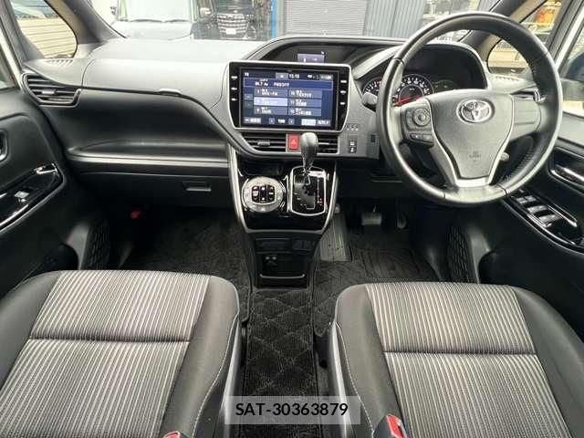 Toyota VOXY 2019-07 7226936-16