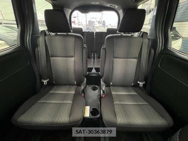 Toyota VOXY 2019-07 7226936-17