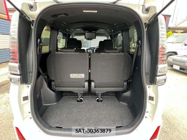 Toyota VOXY 2019-07 7226936-18