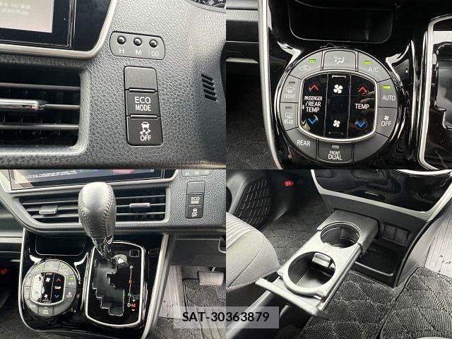 Toyota VOXY 2019-07 7226936-21
