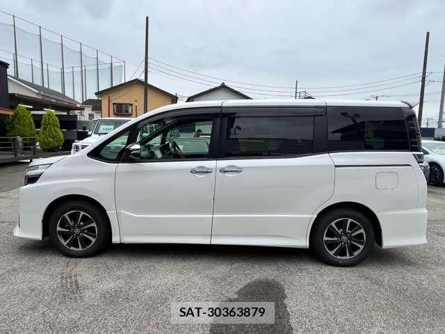 Toyota VOXY 2019-07 7226936-28