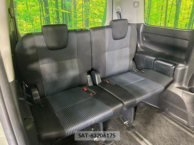 Toyota VOXY 2017-05 7226903-9