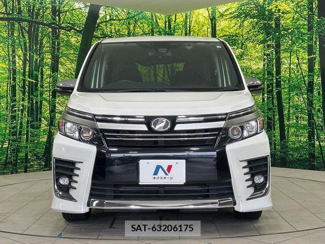 Toyota VOXY 2017-05 7226903-14