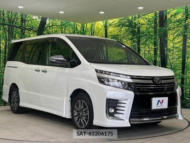Toyota VOXY 2017-05 7226903-16