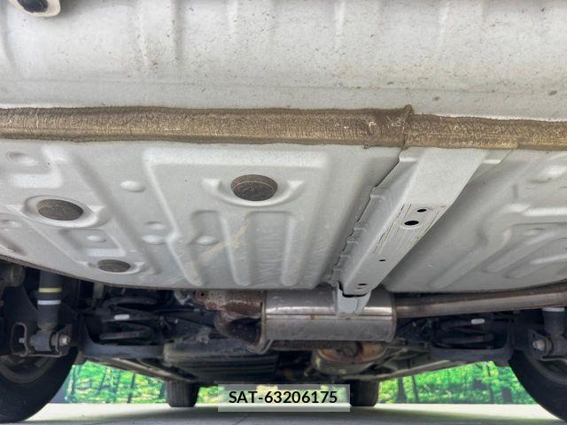 Toyota VOXY 2017-05 7226903-19