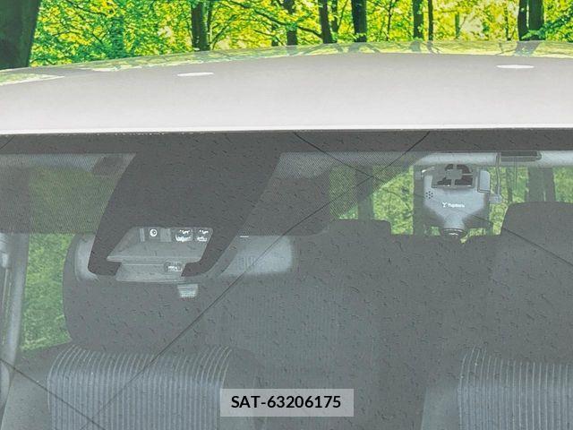 Toyota VOXY 2017-05 7226903-5
