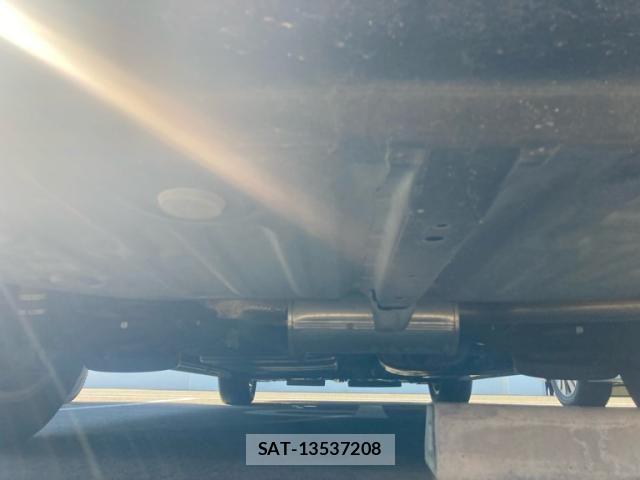 Toyota VOXY 2014-02 7226875-11