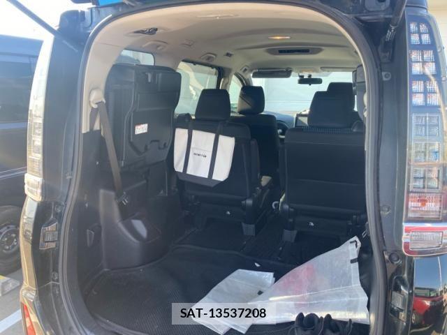 Toyota VOXY 2014-02 7226875-12