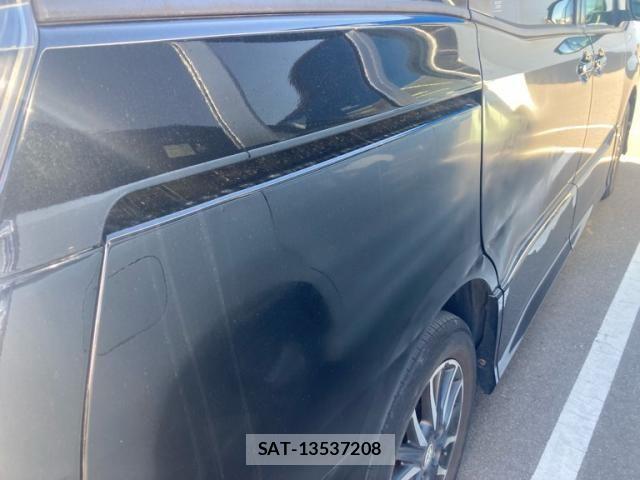 Toyota VOXY 2014-02 7226875-14