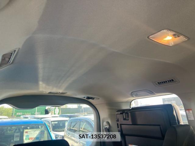 Toyota VOXY 2014-02 7226875-19