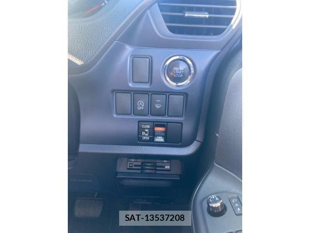 Toyota VOXY 2014-02 7226875-22