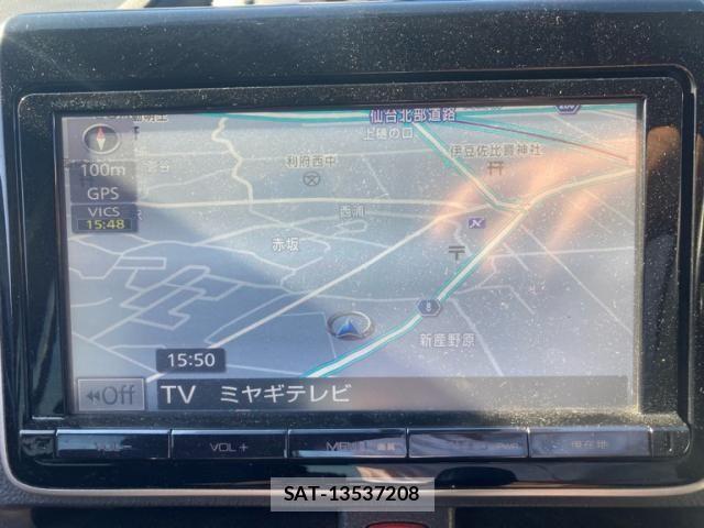 Toyota VOXY 2014-02 7226875-26
