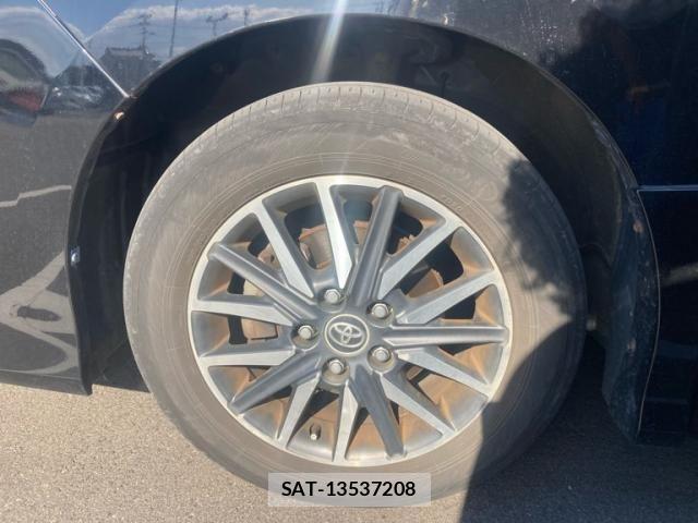Toyota VOXY 2014-02 7226875-6