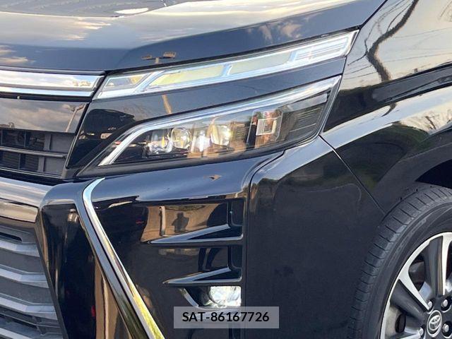 Toyota VOXY 2018-12 7226931-12