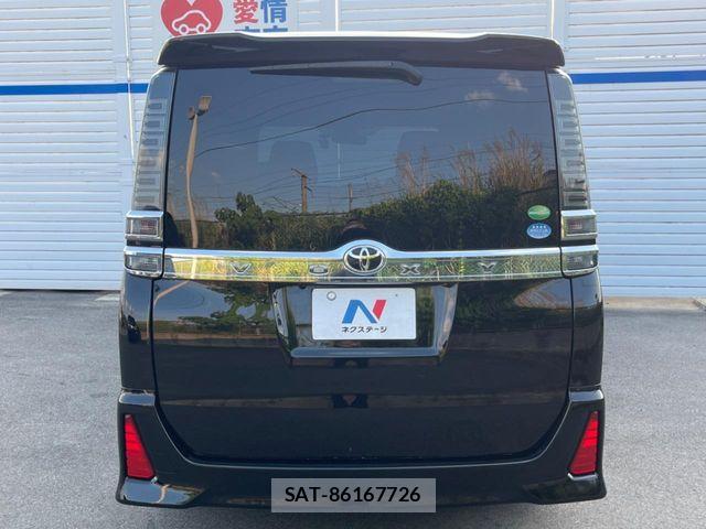 Toyota VOXY 2018-12 7226931-15