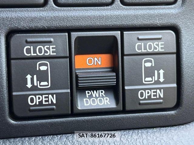 Toyota VOXY 2018-12 7226931-6