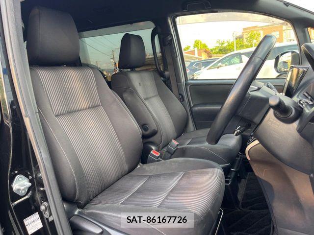 Toyota VOXY 2018-12 7226931-7