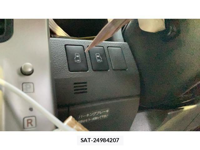 Toyota VOXY 2009-07 7226849-14