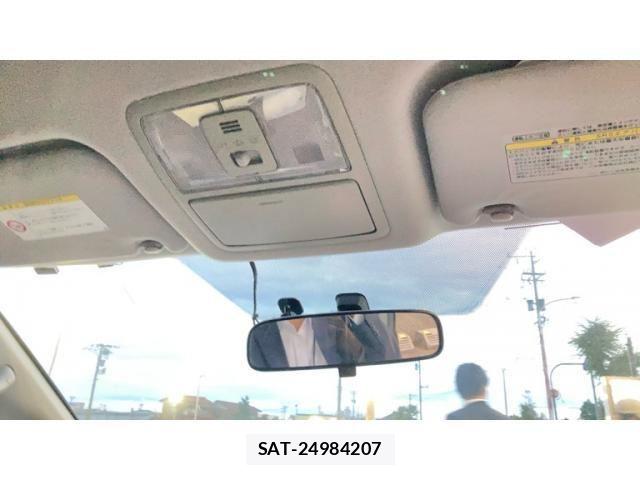 Toyota VOXY 2009-07 7226849-17