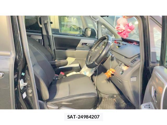 Toyota VOXY 2009-07 7226849-18