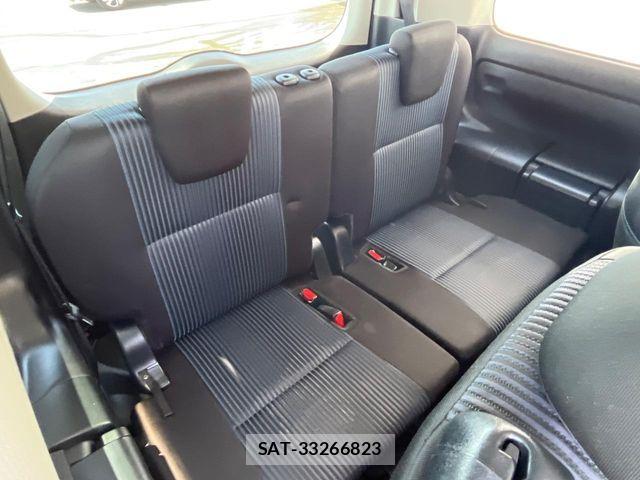 Toyota VOXY 2016-02 7226891-11