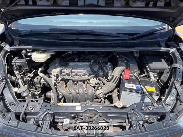 Toyota VOXY 2016-02 7226891-17