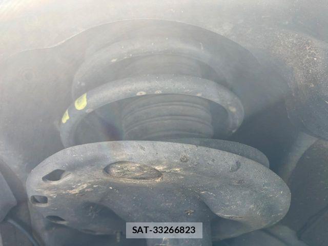 Toyota VOXY 2016-02 7226891-19