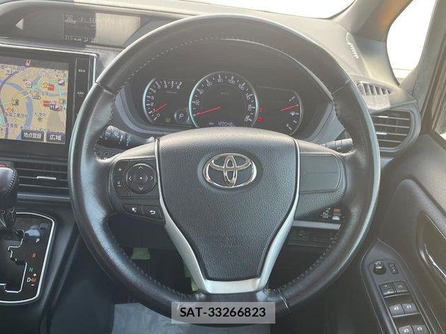 Toyota VOXY 2016-02 7226891-6
