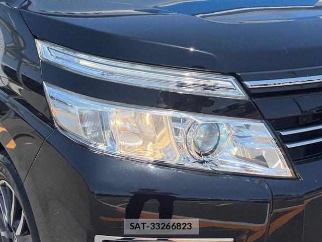 Toyota VOXY 2016-02 7226891-7