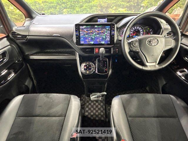 Toyota VOXY 2020-11 7226946-1