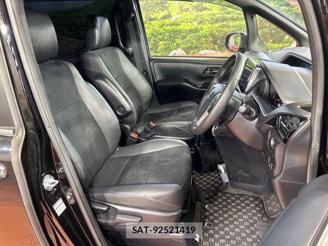 Toyota VOXY 2020-11 7226946-7