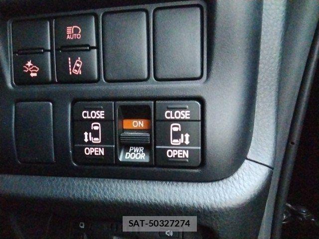 Toyota VOXY 2020-06 7226943-22
