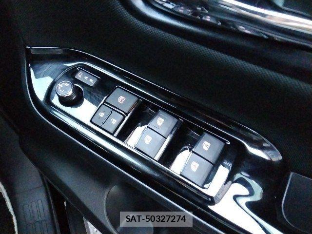 Toyota VOXY 2020-06 7226943-25