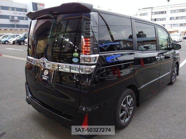 Toyota VOXY 2020-06 7226943-2
