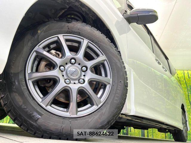 Toyota VOXY 2015-12 7217149-12