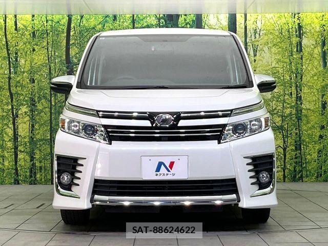 Toyota VOXY 2015-12 7217149-13