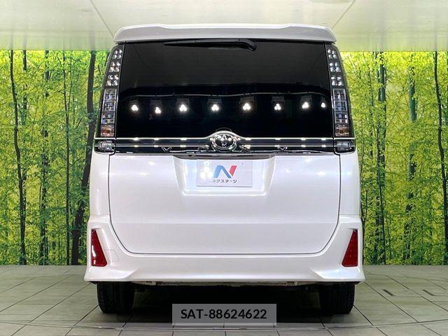 Toyota VOXY 2015-12 7217149-14