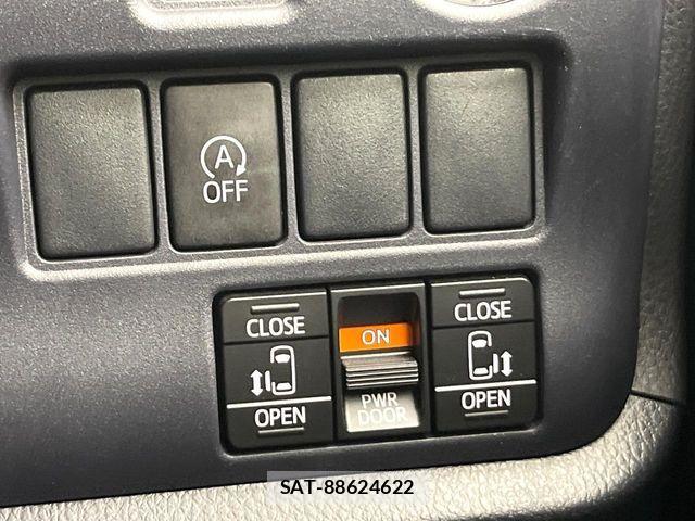 Toyota VOXY 2015-12 7217149-5