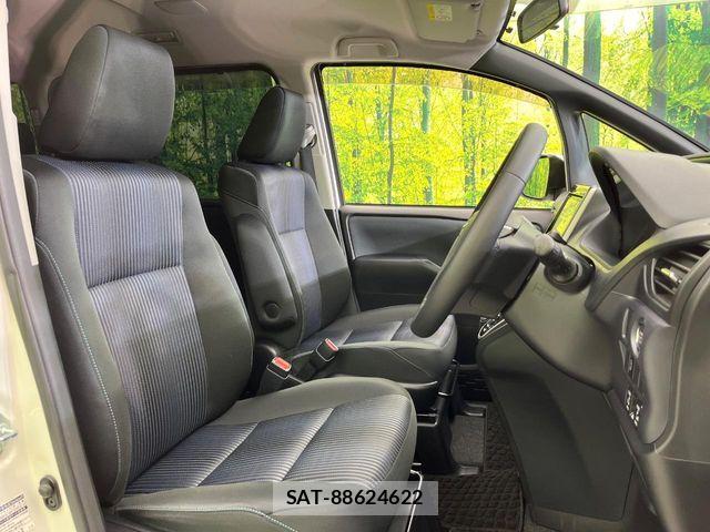 Toyota VOXY 2015-12 7217149-7