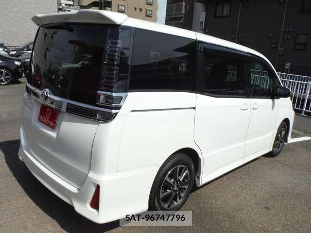 Toyota VOXY 2017-09 7226910-10