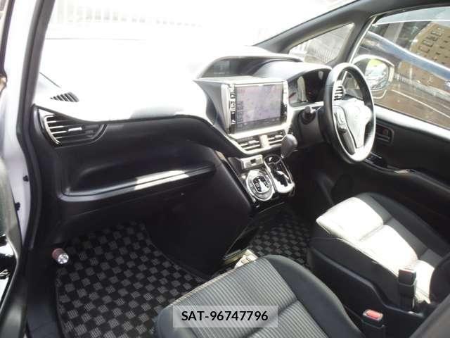 Toyota VOXY 2017-09 7226910-13