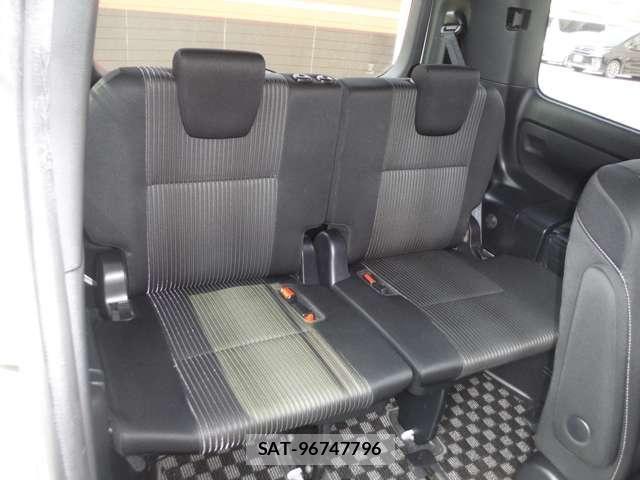 Toyota VOXY 2017-09 7226910-16